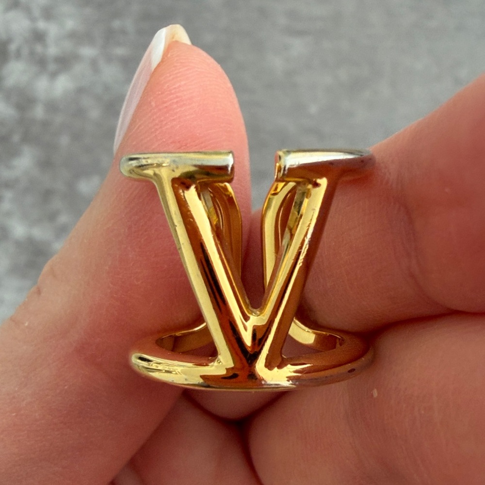 Valentino Garavani Gold Ring - Picture 6 of 8